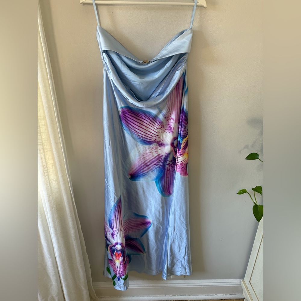 Runaway The Label Celeste Maxi Dress in Orchid Blue - Picture 3 of 5